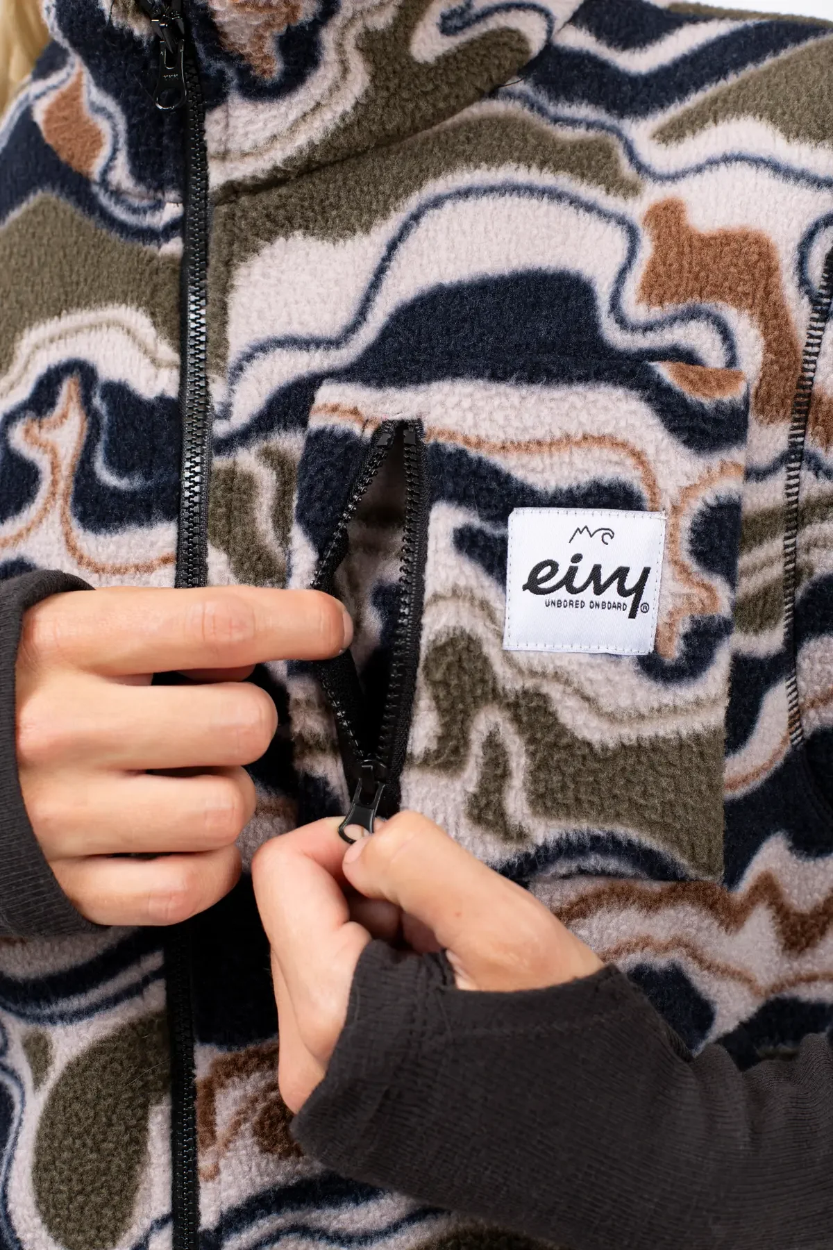 BOXY SHERPA VEST - Image 7
