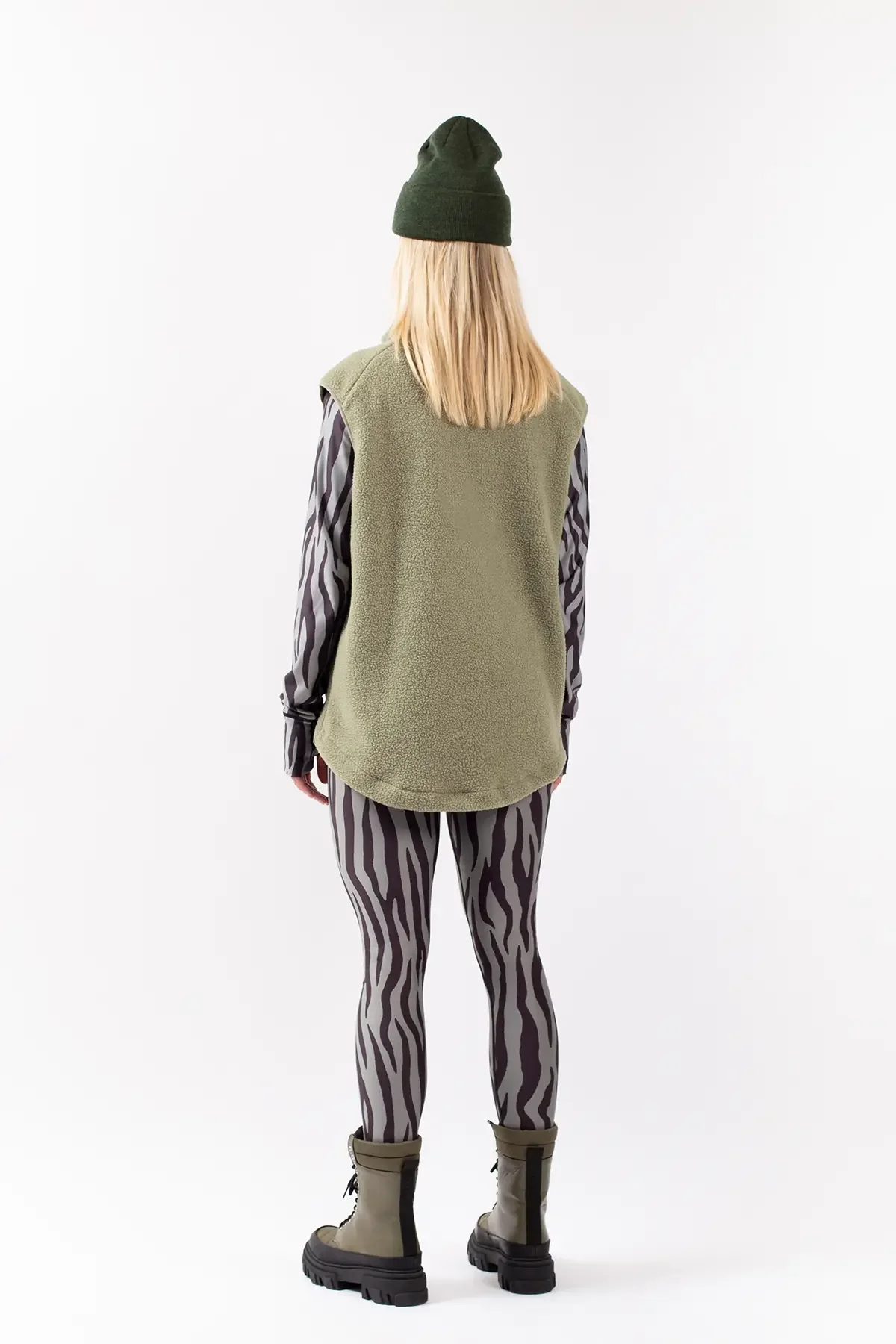 LUMBERJACKIE SHERPA VEST - Image 14