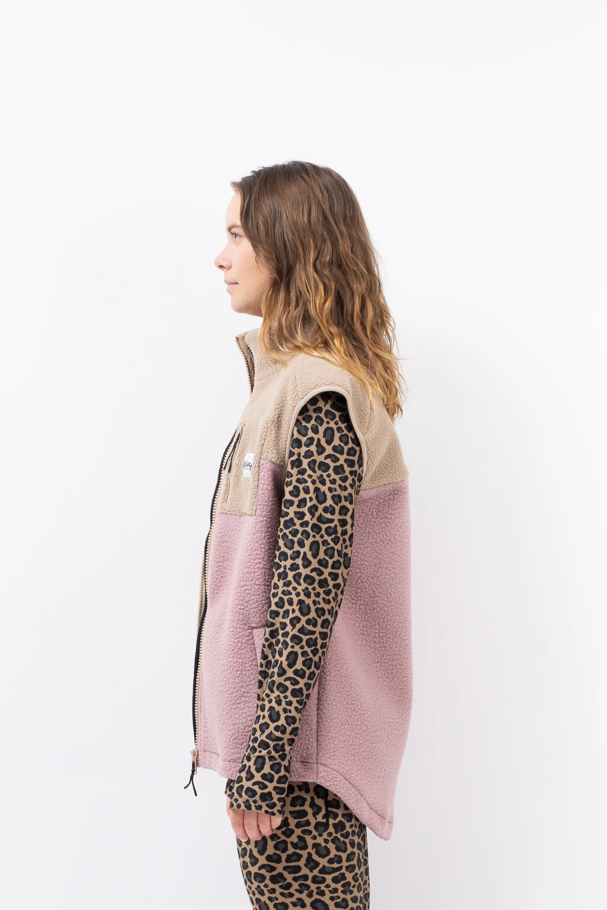 LUMBERJACKIE SHERPA VEST - Image 13
