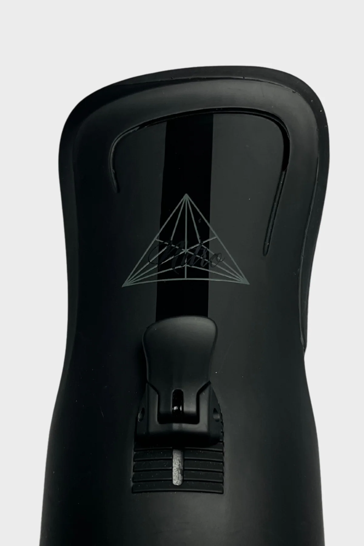 HIGHBACK - Image 3